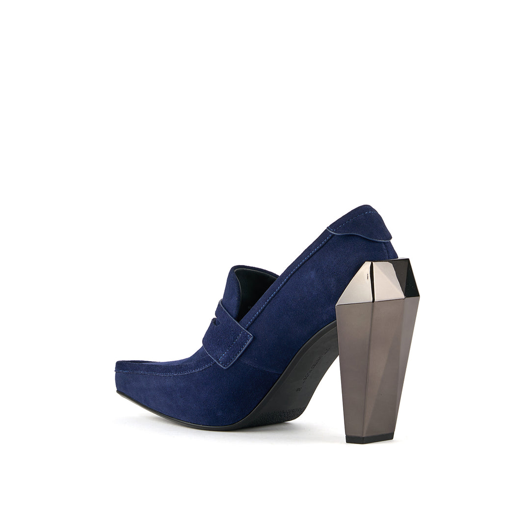 gem loafer hi midnight blue 4 angle in view