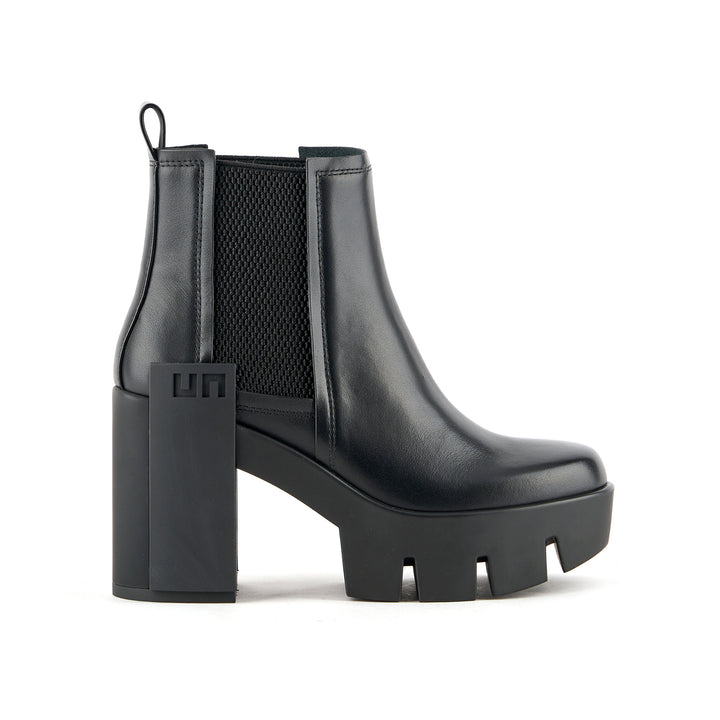 grip chelsea mid iv black 1 outside view