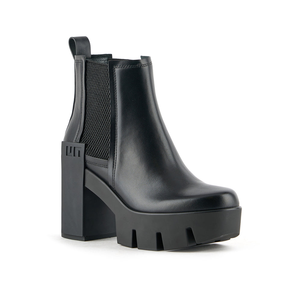 grip chelsea mid iv black 2 angle out view