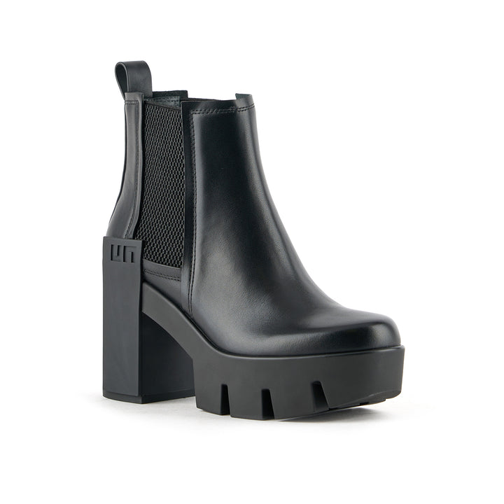 grip chelsea mid iv black 2 angle out view