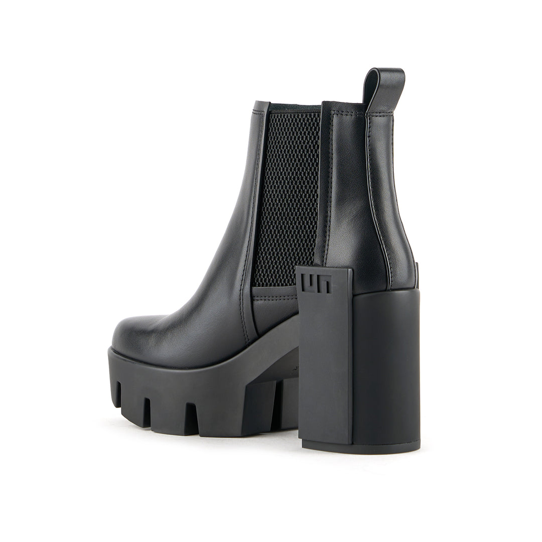grip chelsea mid iv black 4 angle in view
