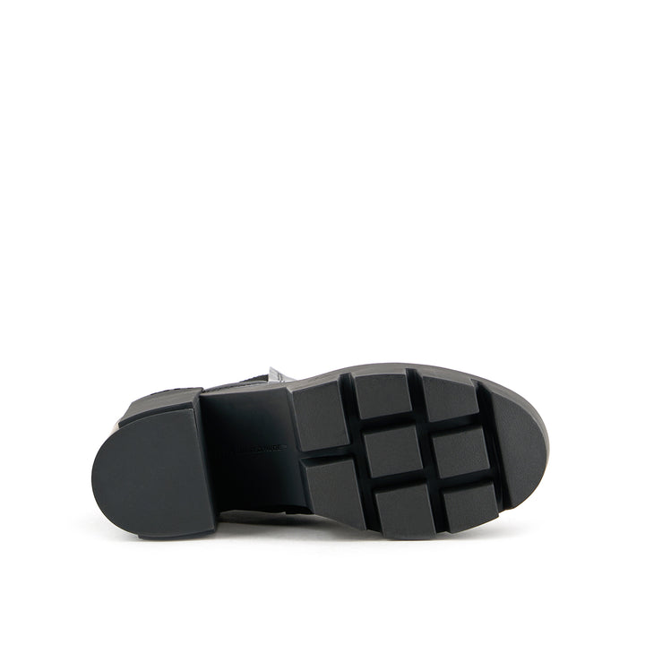 grip chelsea mid iv black 6 bottom view
