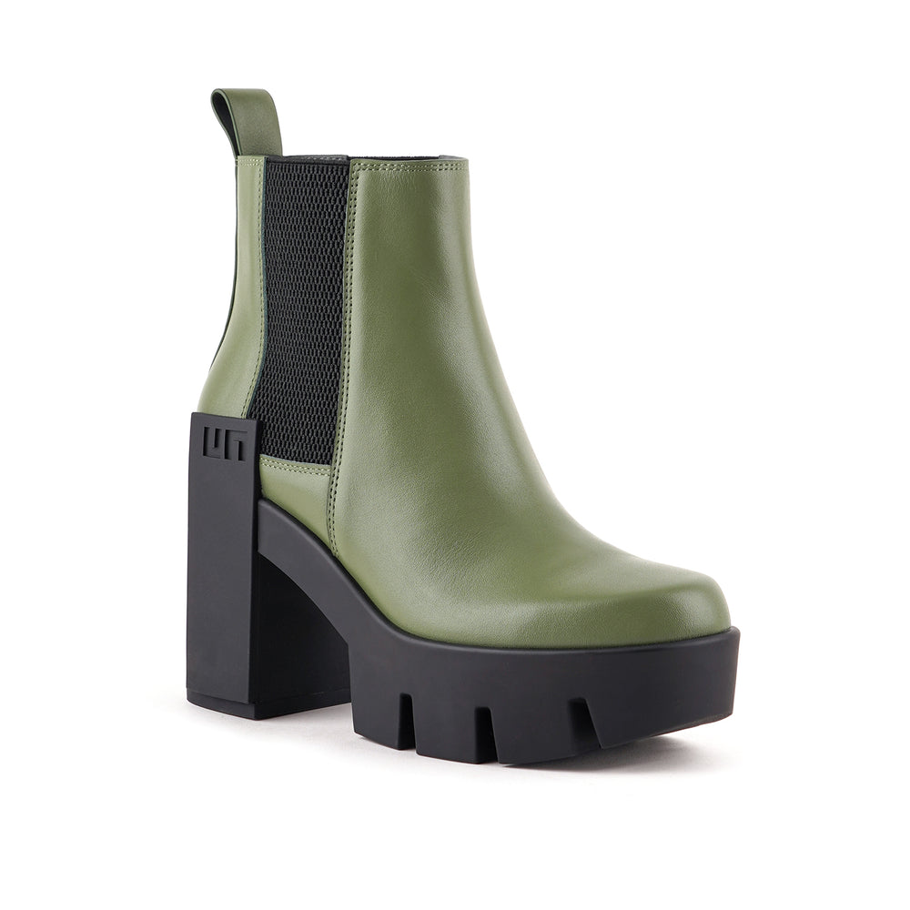 grip chelsea mid v combat 2 angle out