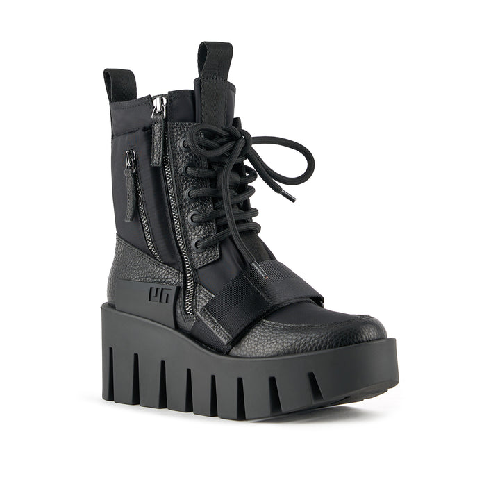 grip combat lo black 2 angle out