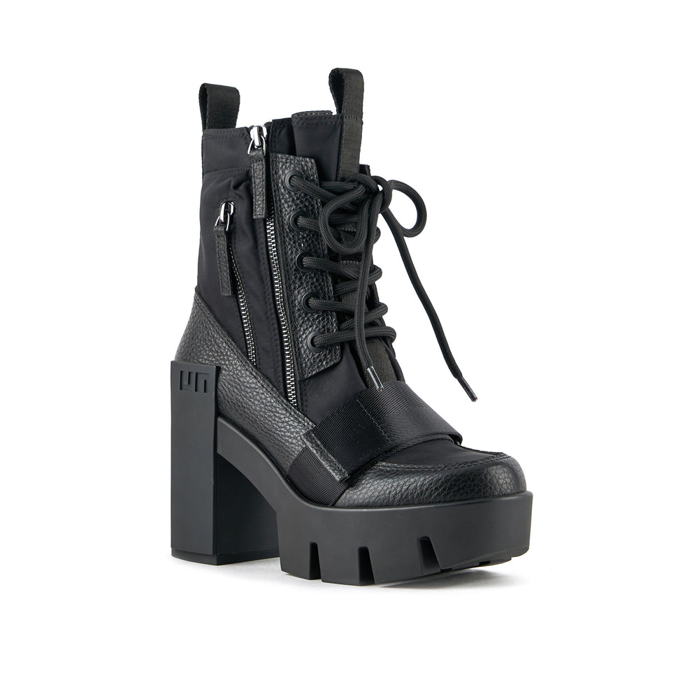 grip combat mid black 2 angle out view