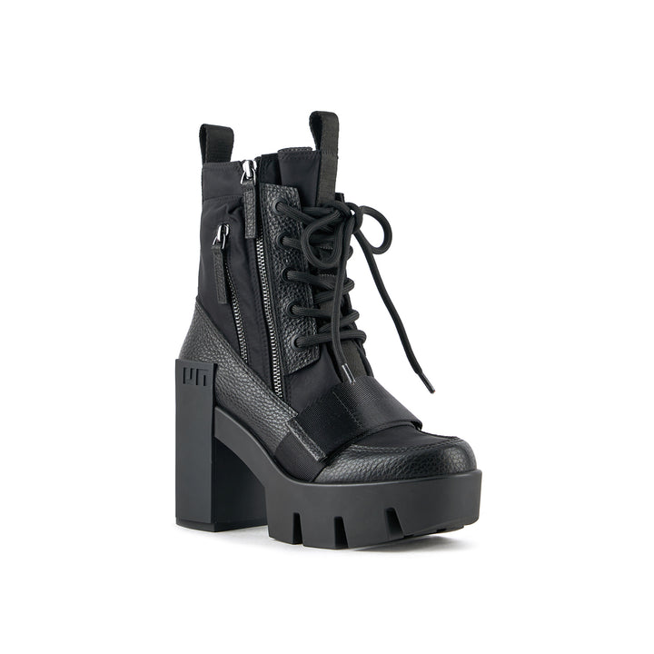 grip combat mid black 2 angle out