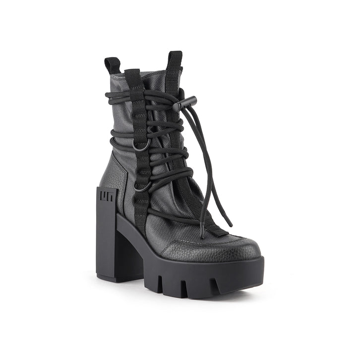 grip desert mid black 2 angle out