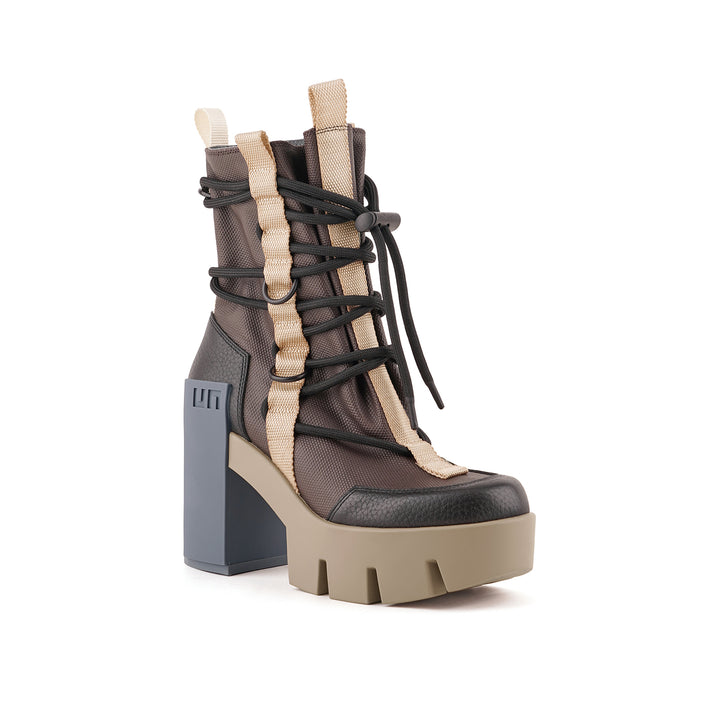 grip desert mid stone mix 2 angle out