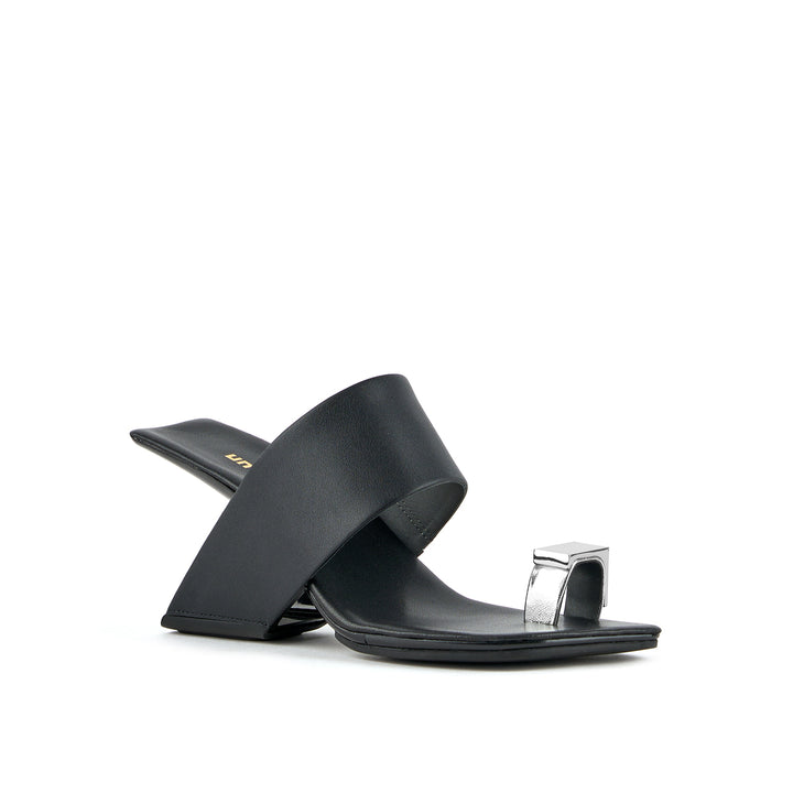 loop toe hi cube ring black 2 angle out