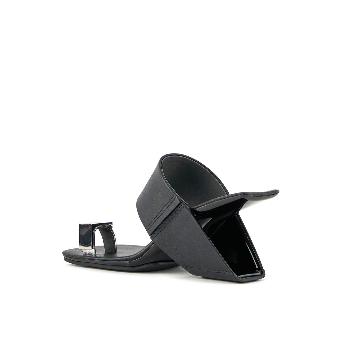 loop toe hi cube ring black 4 angle in