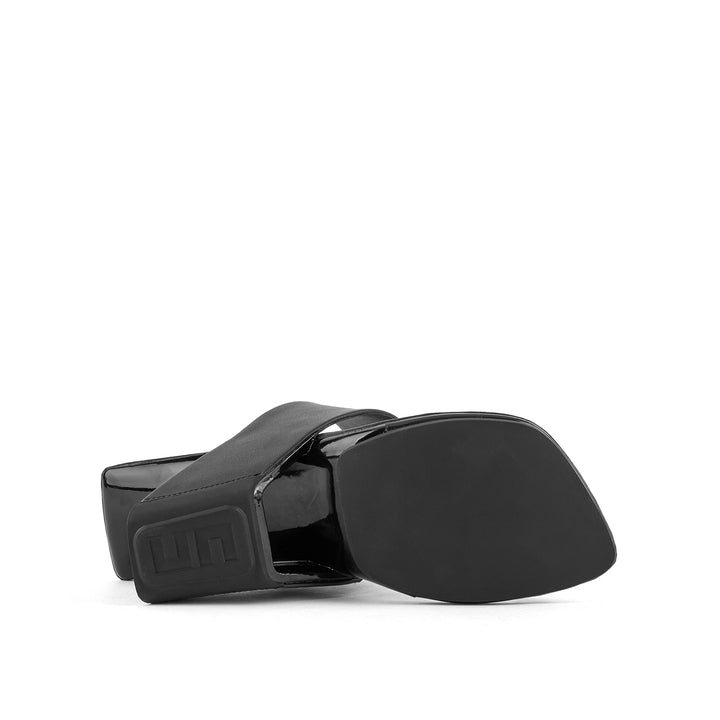 loop toe hi cube ring black 6 bottom