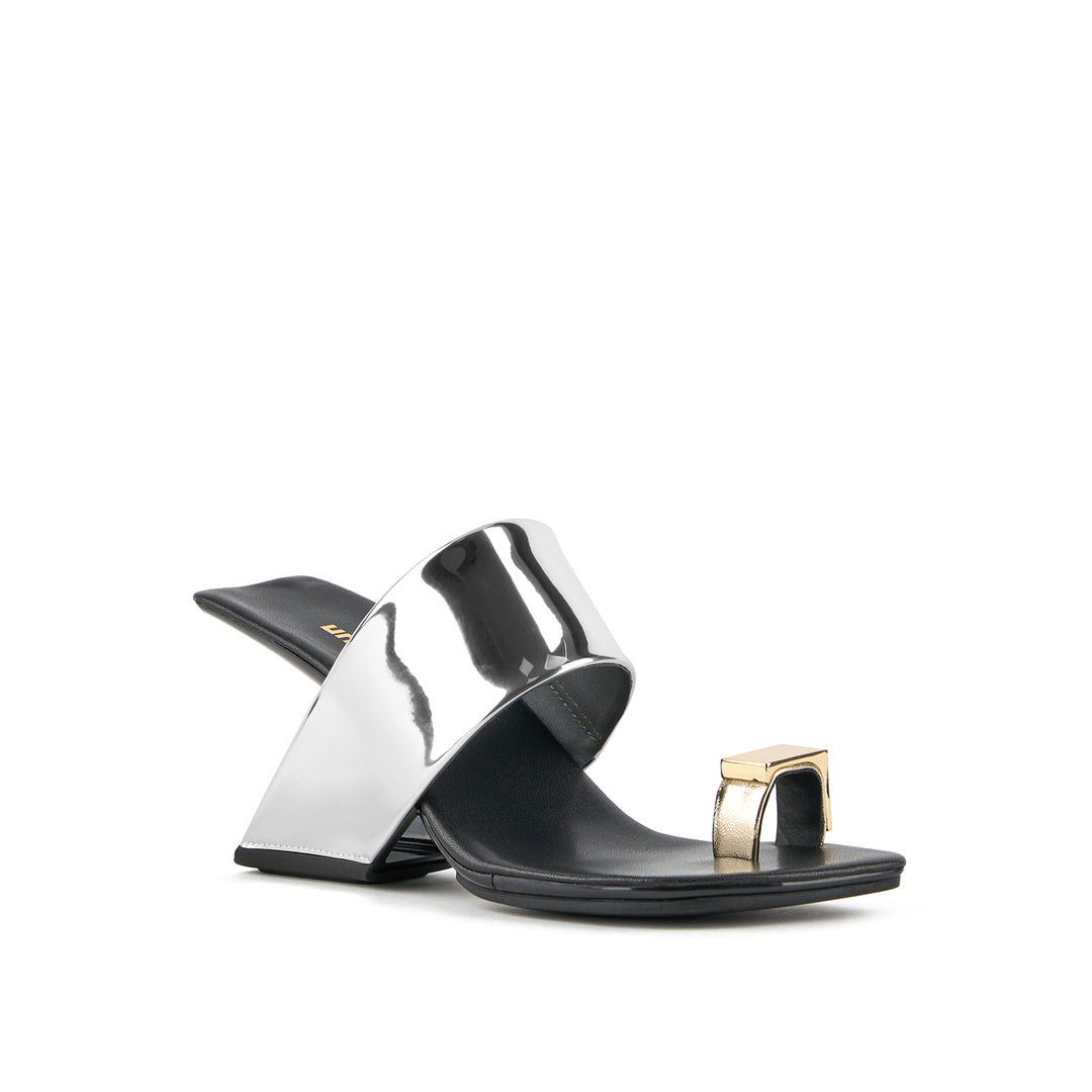 loop toe hi cube ring silver 2 angle out