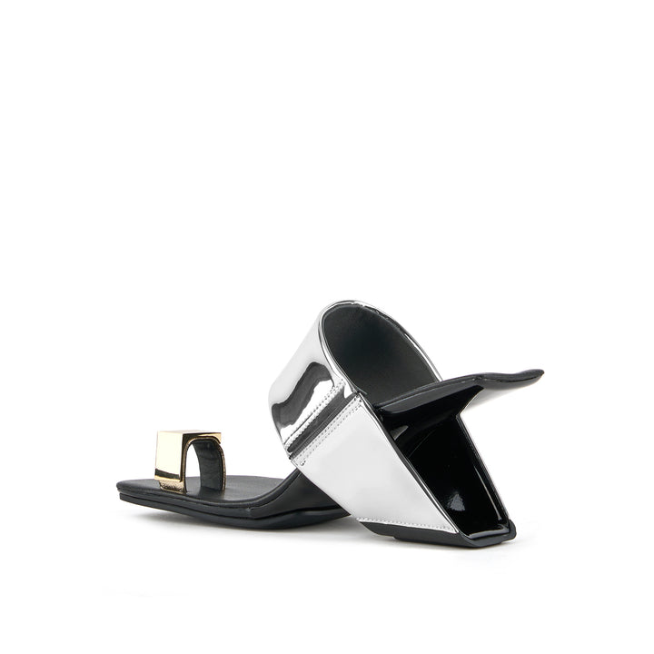 loop toe hi cube ring silver 4 angle in