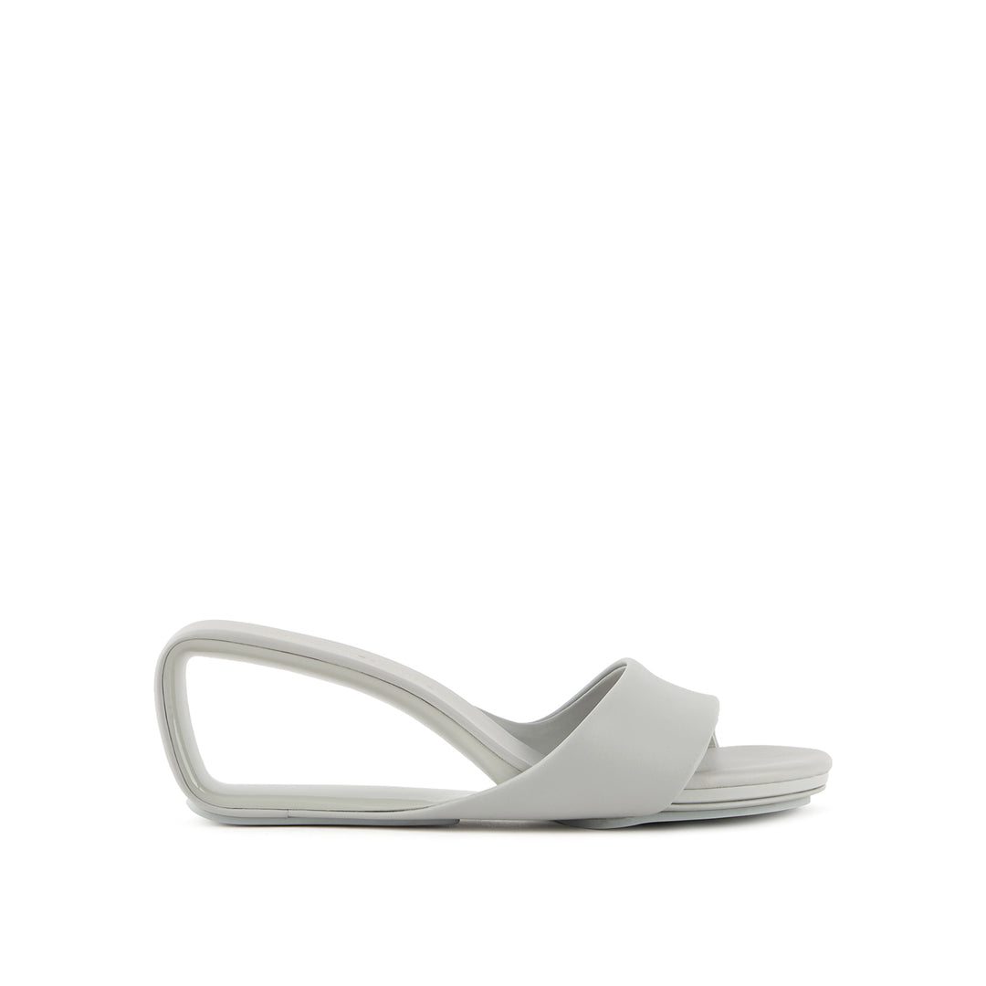 mobius mid dawn blue 1 outside