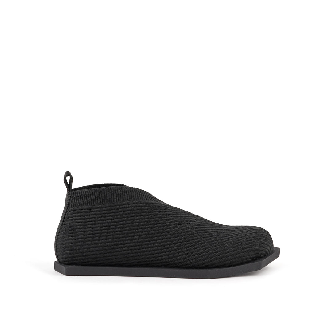 poly fold lo black knit ii 1 outside