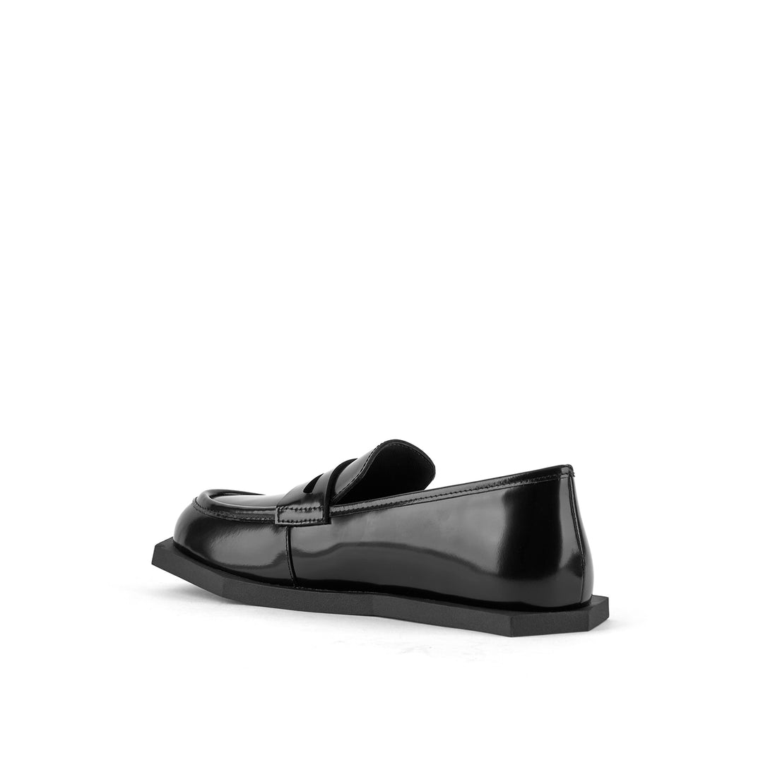 poly loafer lo unisex l black 4 angle in