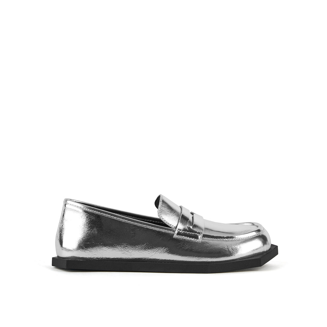poly loafer lo unisex l silver 1 outside