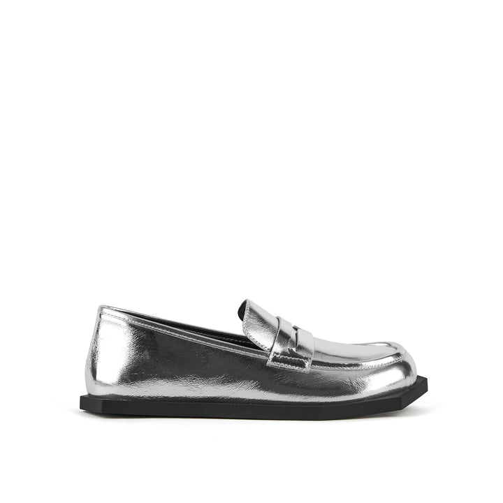 poly loafer lo unisex l silver 1 outside