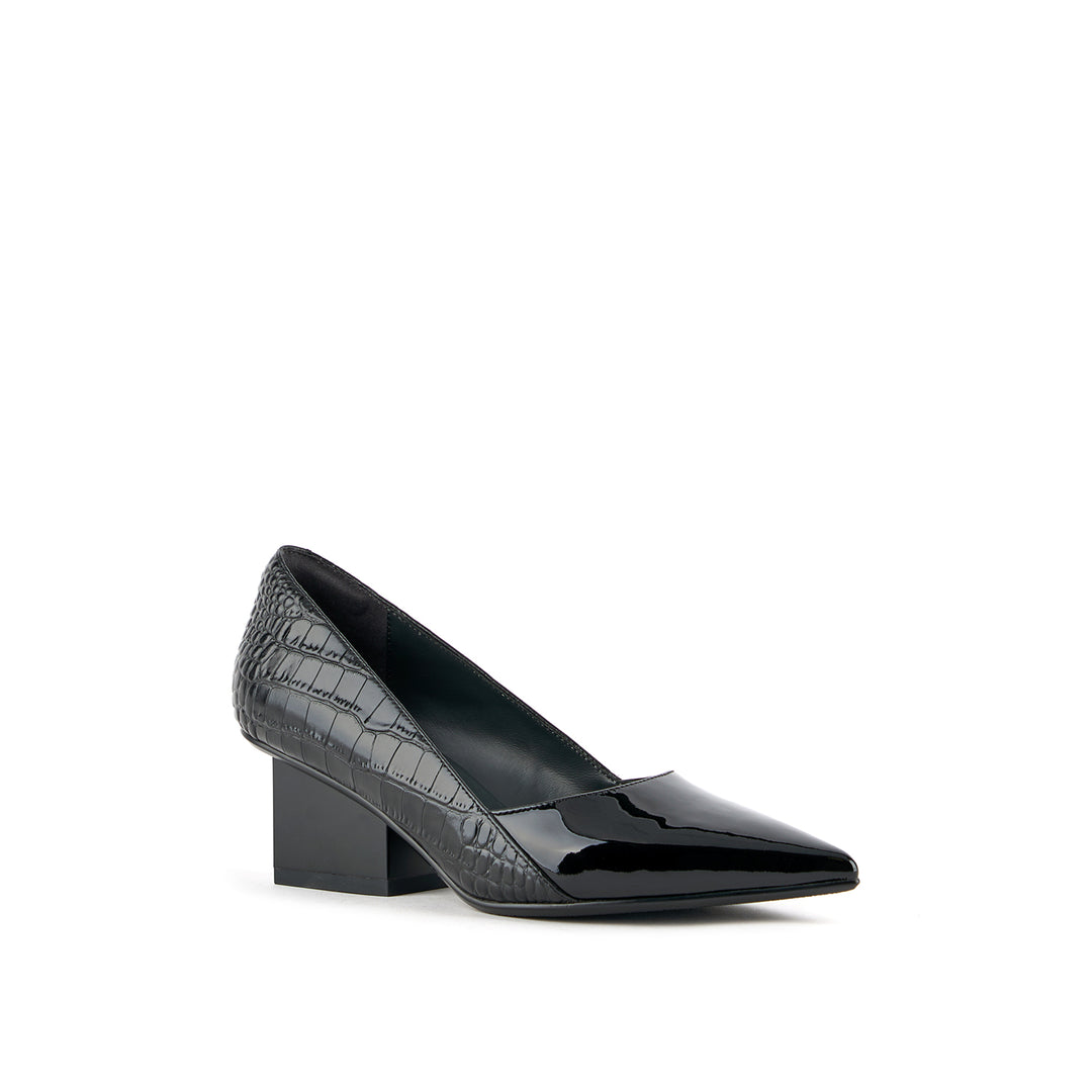 raila pump black iii 2 angle out view