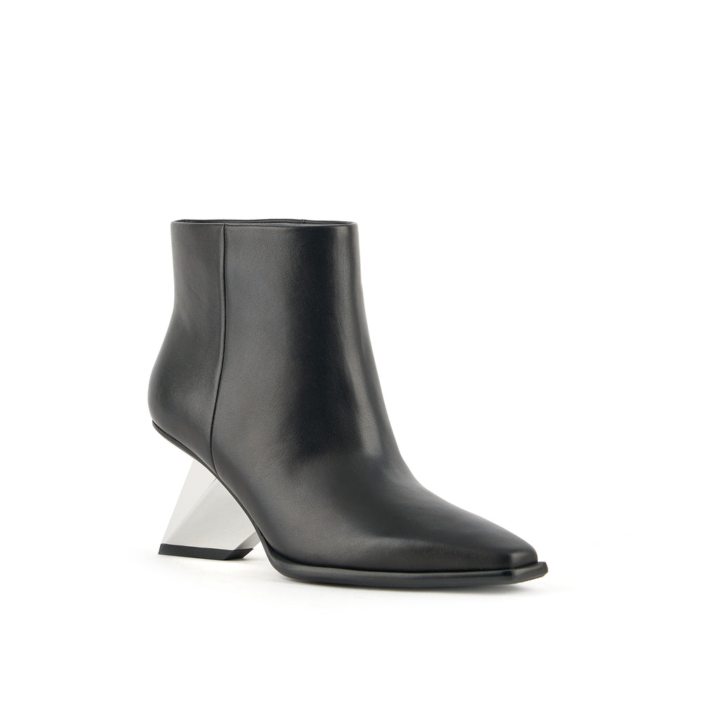 rockit pull on bootie black 2 angle out view