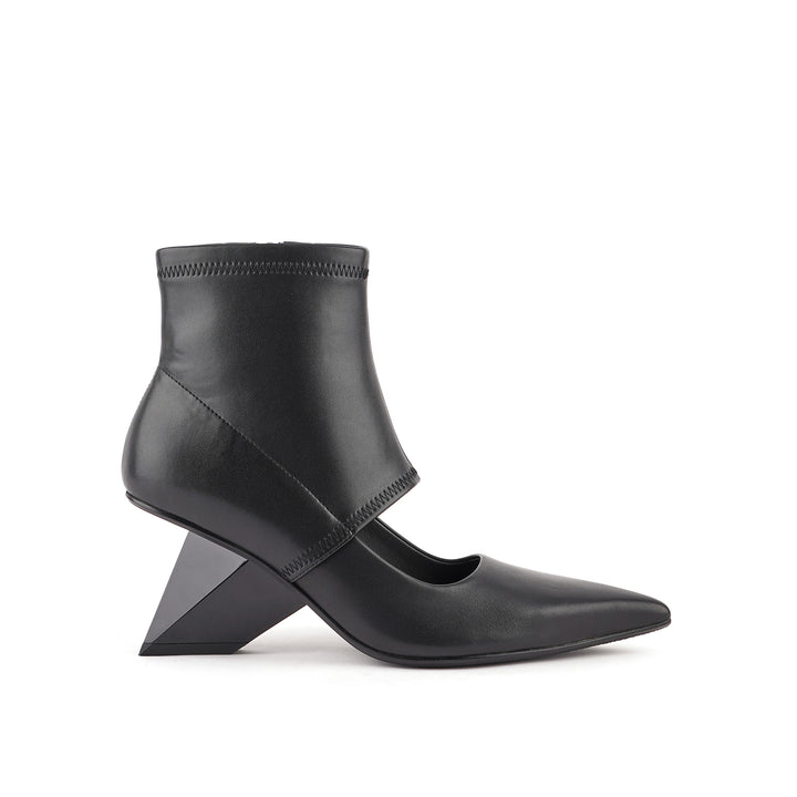 rockit shura black 1 outside