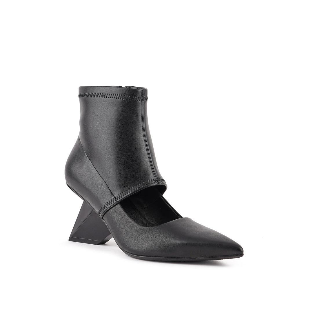 rockit shura black 2 angle out