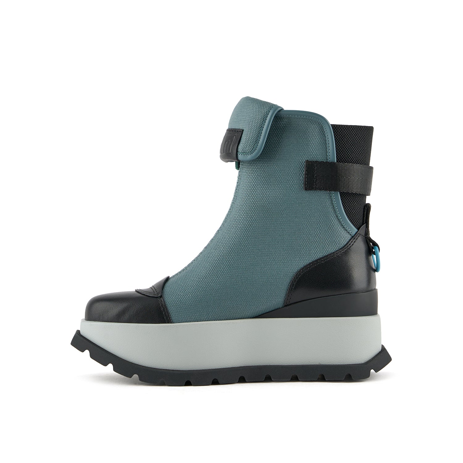 Roko Ker – United Nude