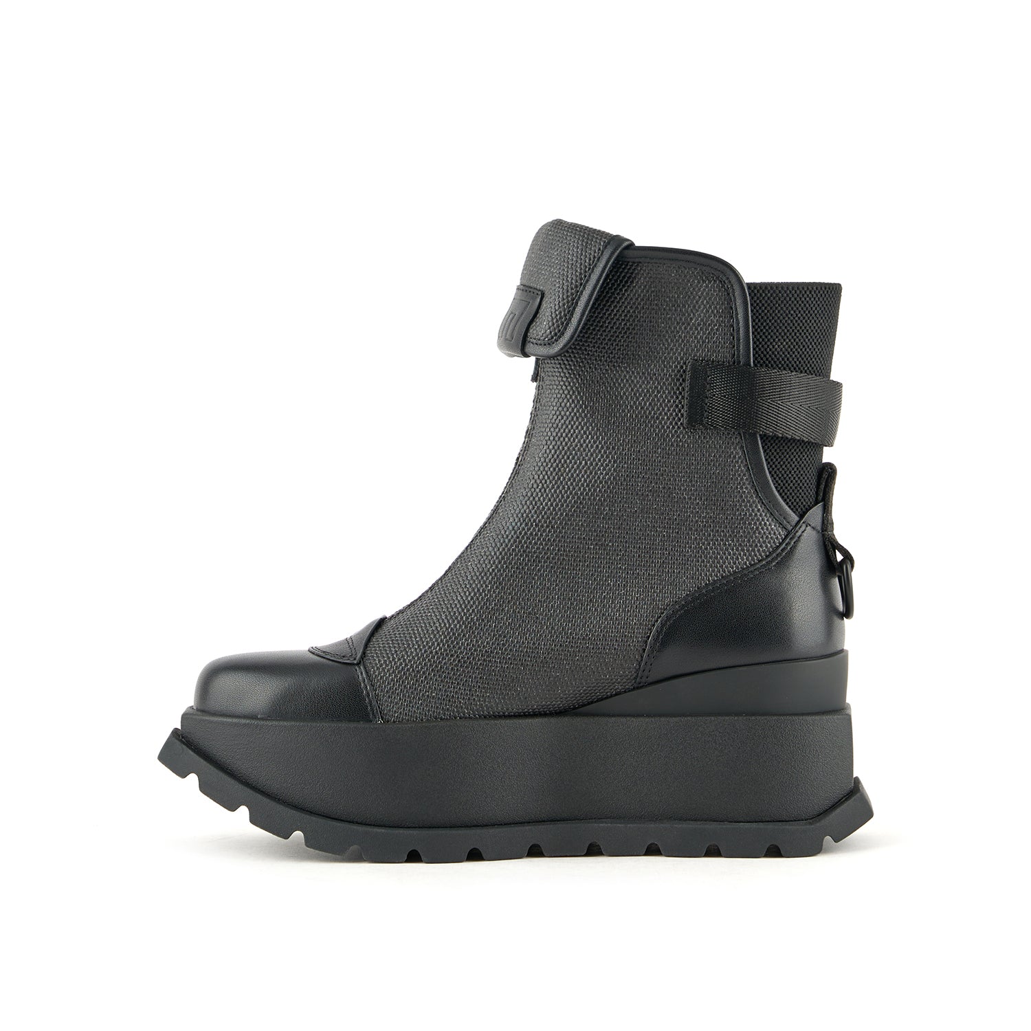 Roko Ker – United Nude