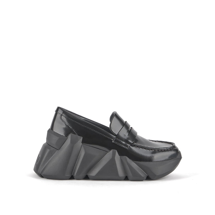 space kick loafer black 1 outside view