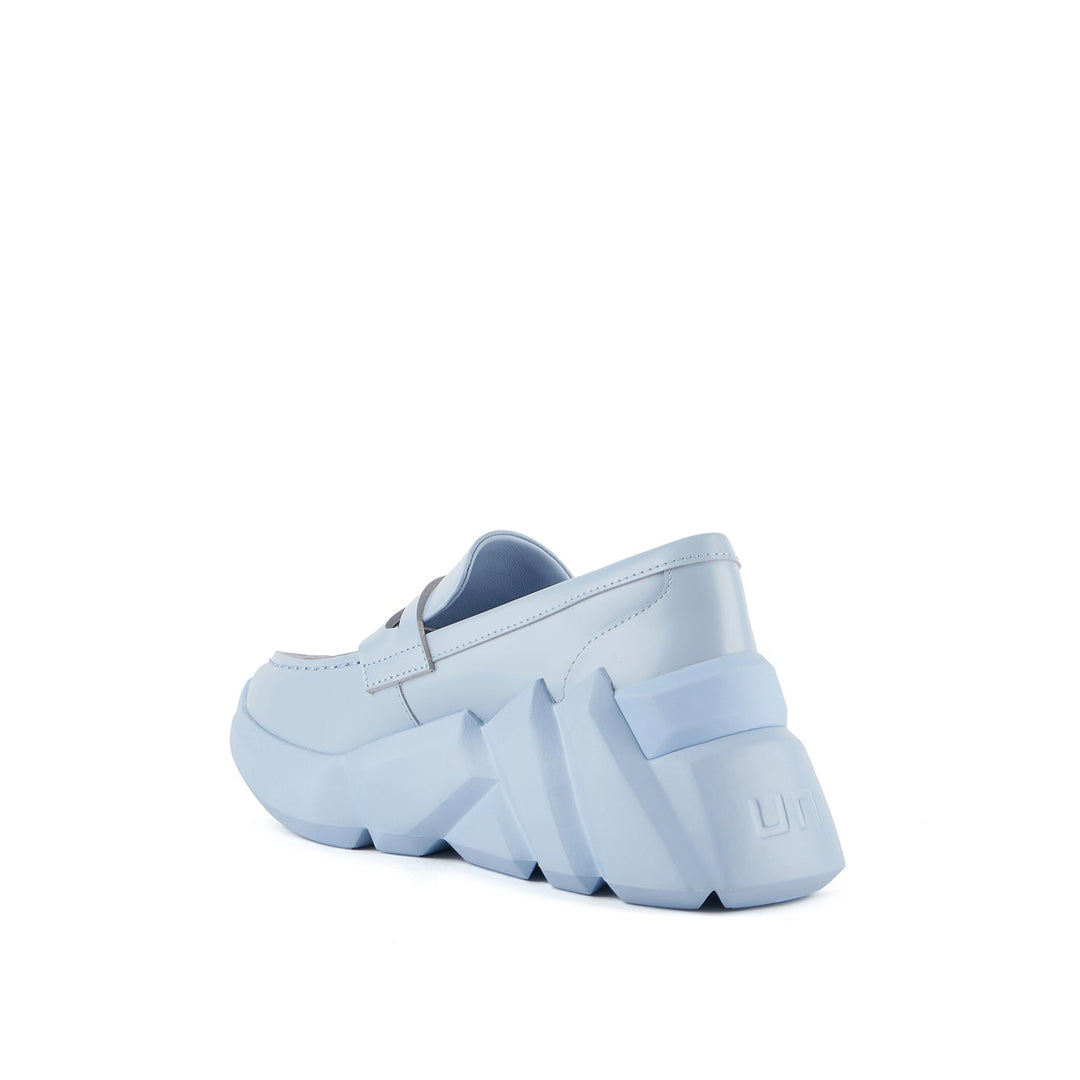 space kick loafer skyway 4 angle in view