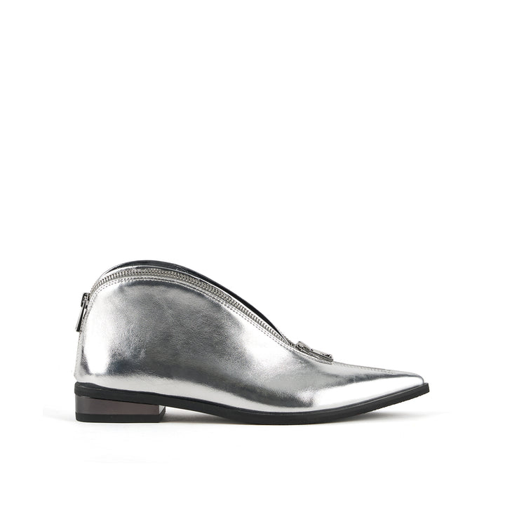 stacy lo silver 1 outside view