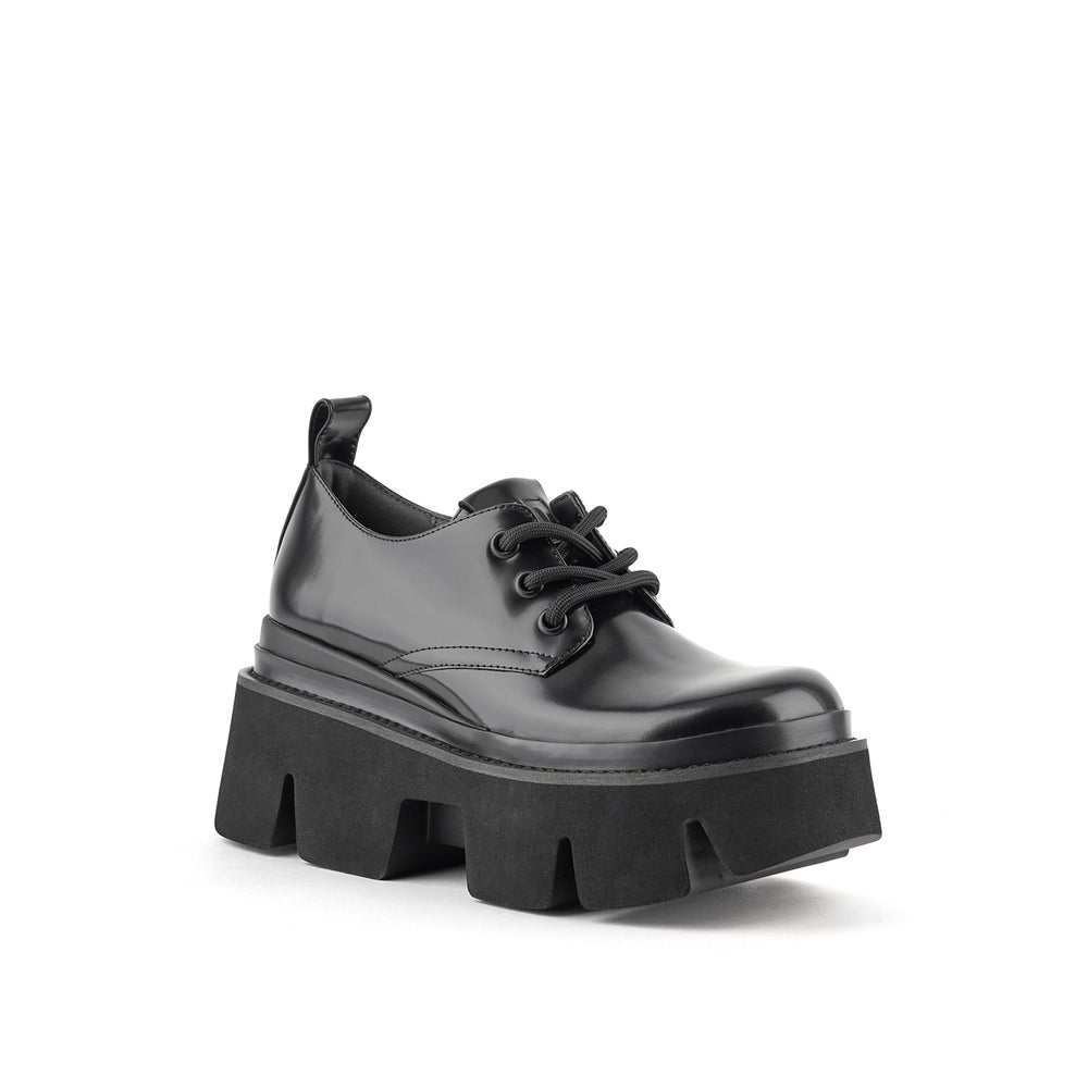 stomper derby lo black 2 angle out