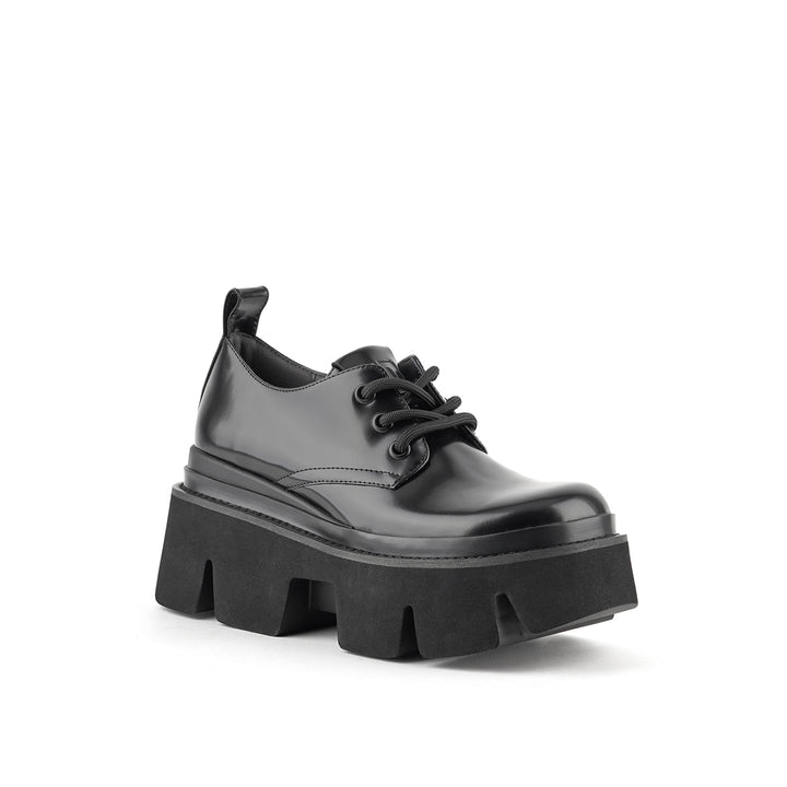 stomper derby lo black 2 angle out