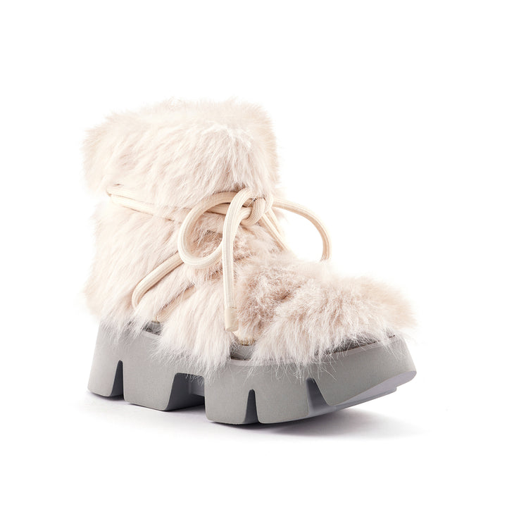 stomper fur boot chalk 2 angle out