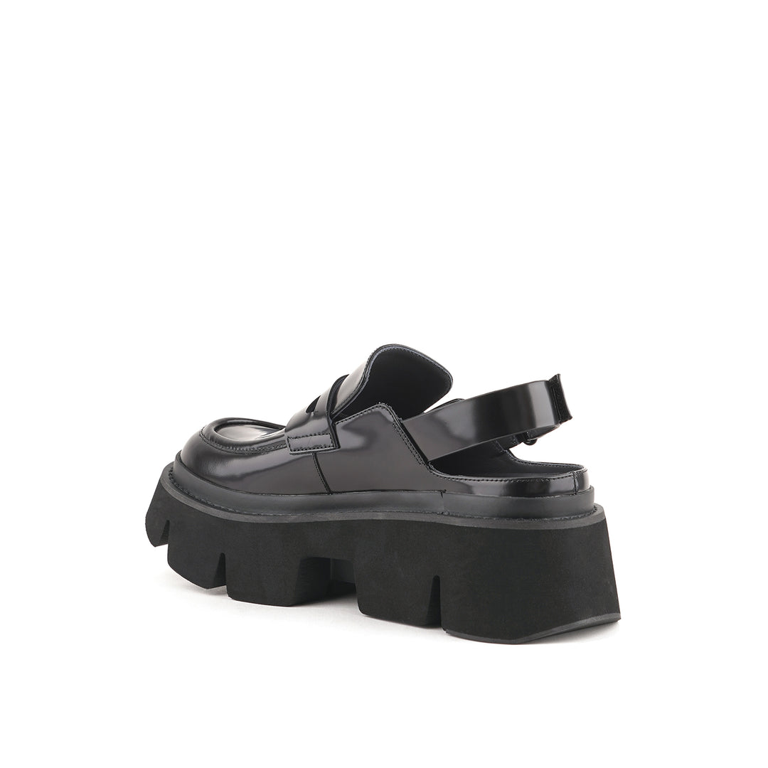 stomper loafer black 4 angle in