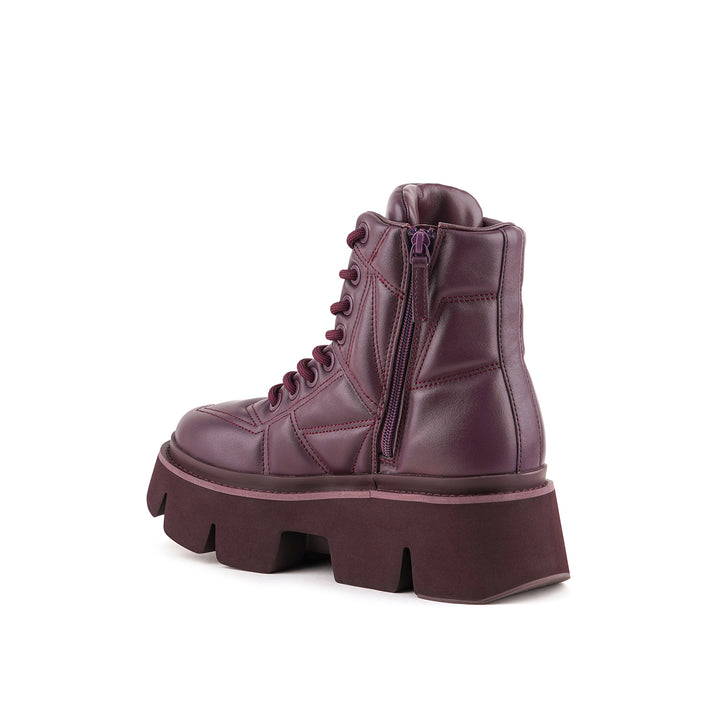 stomper puffy combat fig 4 angle in