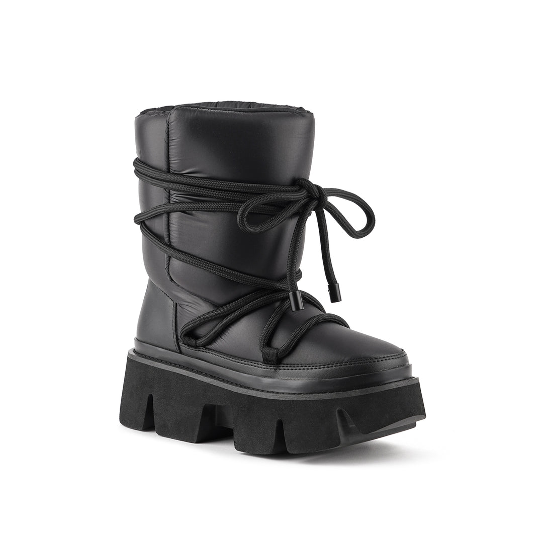 stomper snow boot black 2 angle out