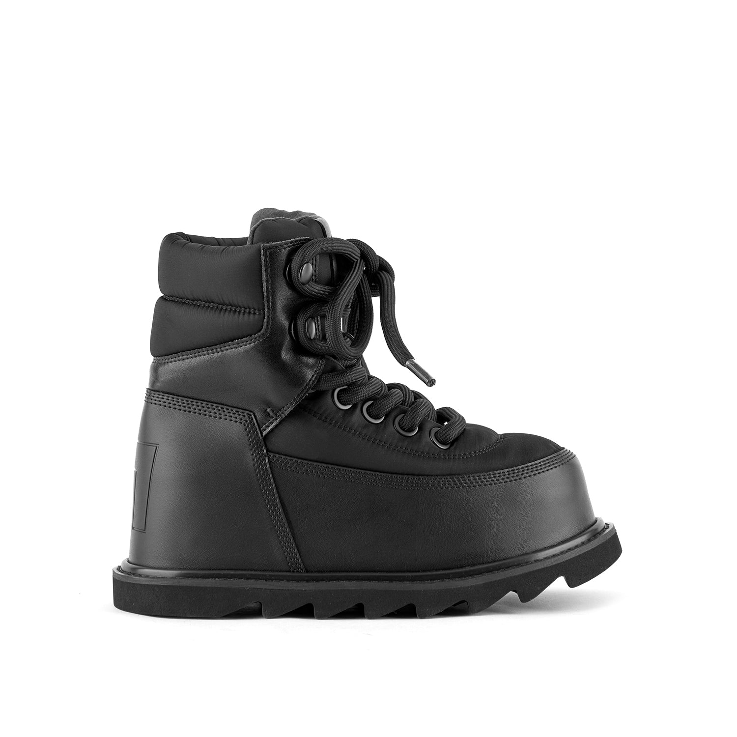UNITED NUDE ブラック アンクルブーツ　37 Zembla Peak – United Nude
