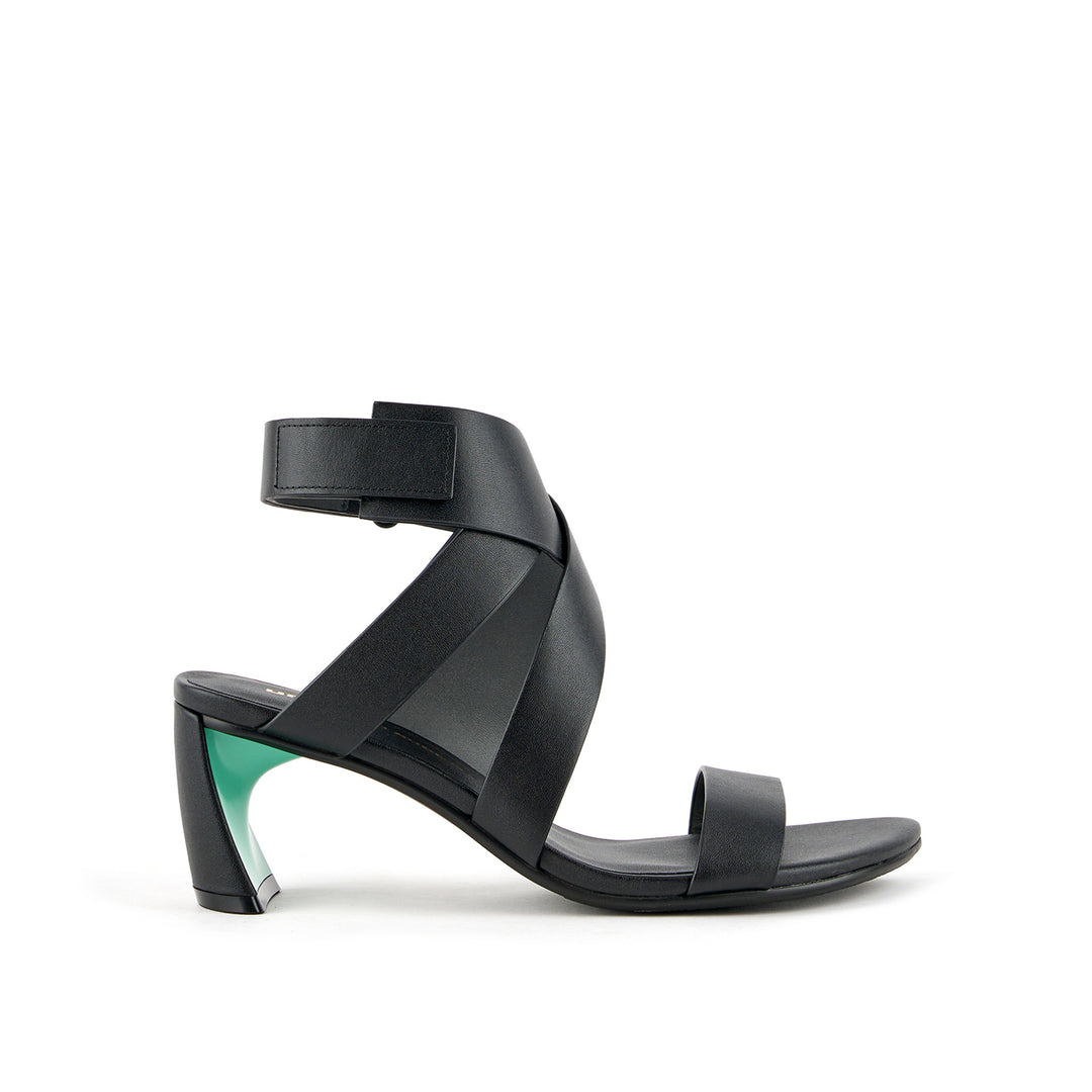 zuma way mid black 1 outside