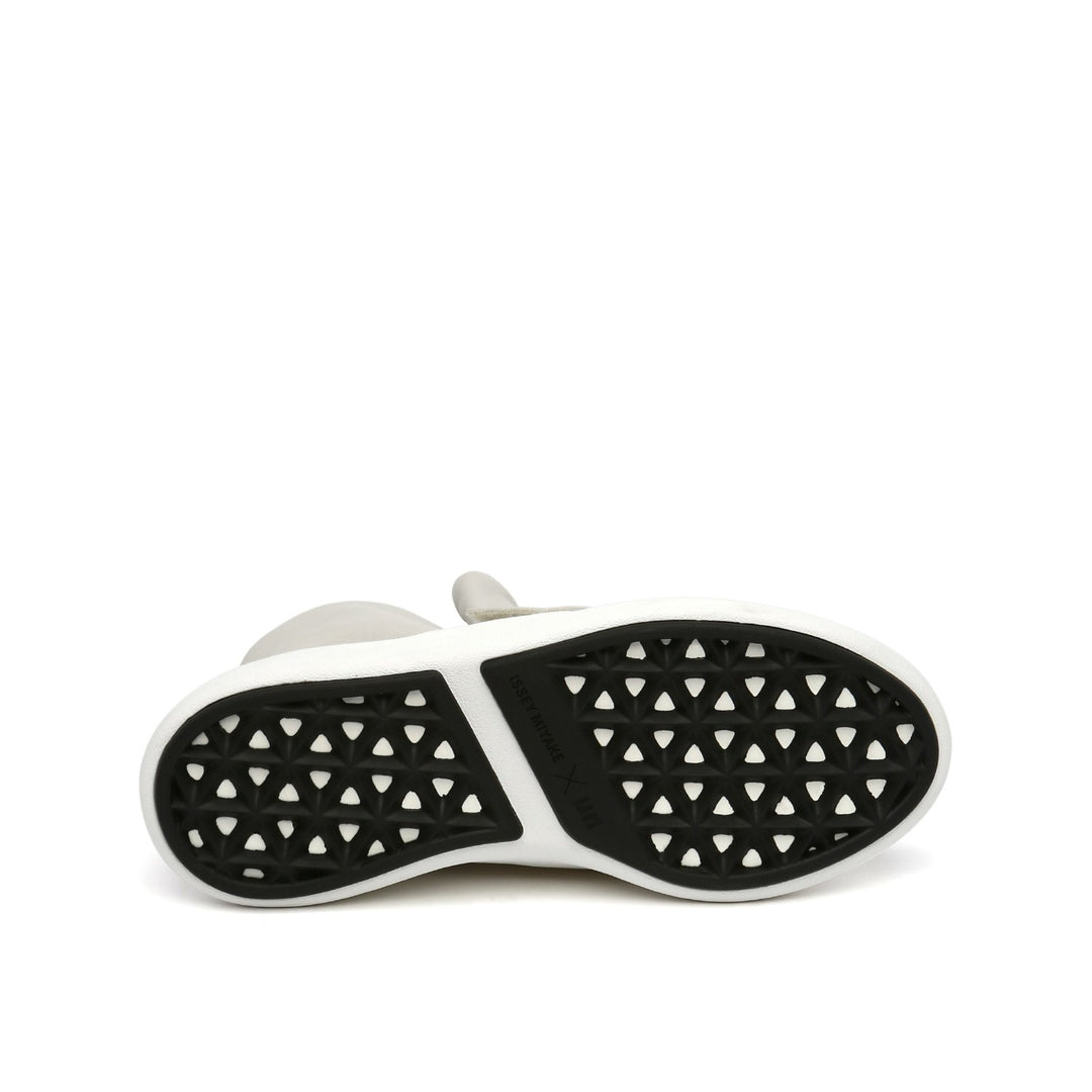 flux sneaker white bottom view