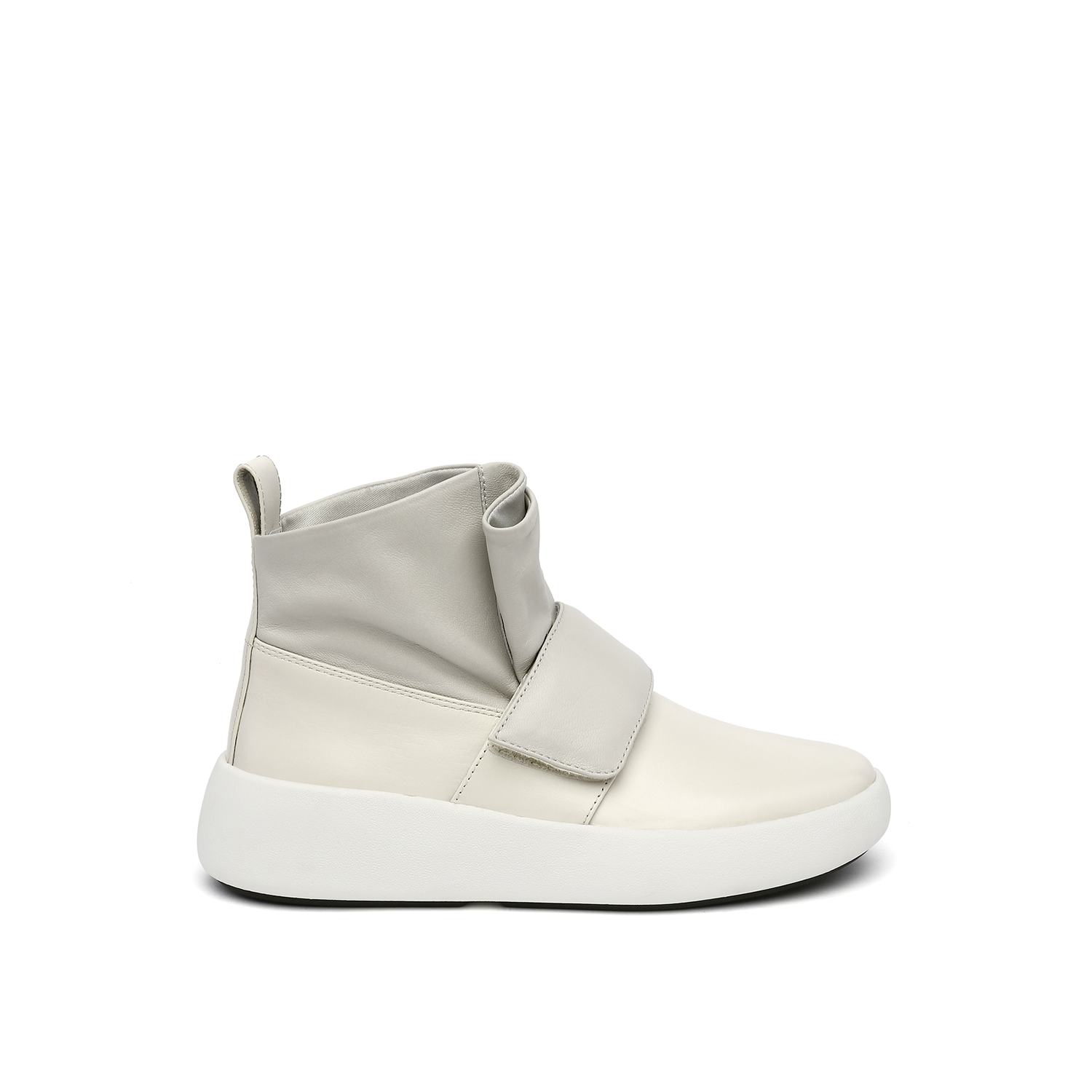 Issey Miyake X UN – United Nude