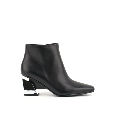 arix bootie mid black out view