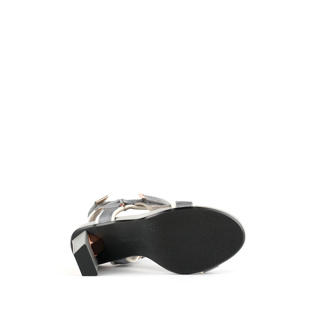 aura hi composite bottom view