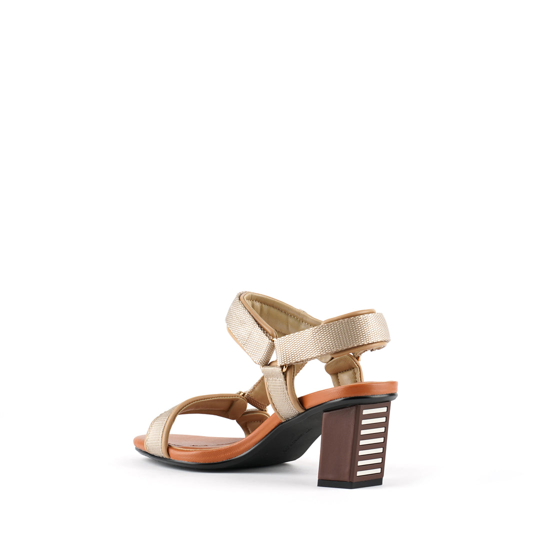 aura mid toffee angle in view