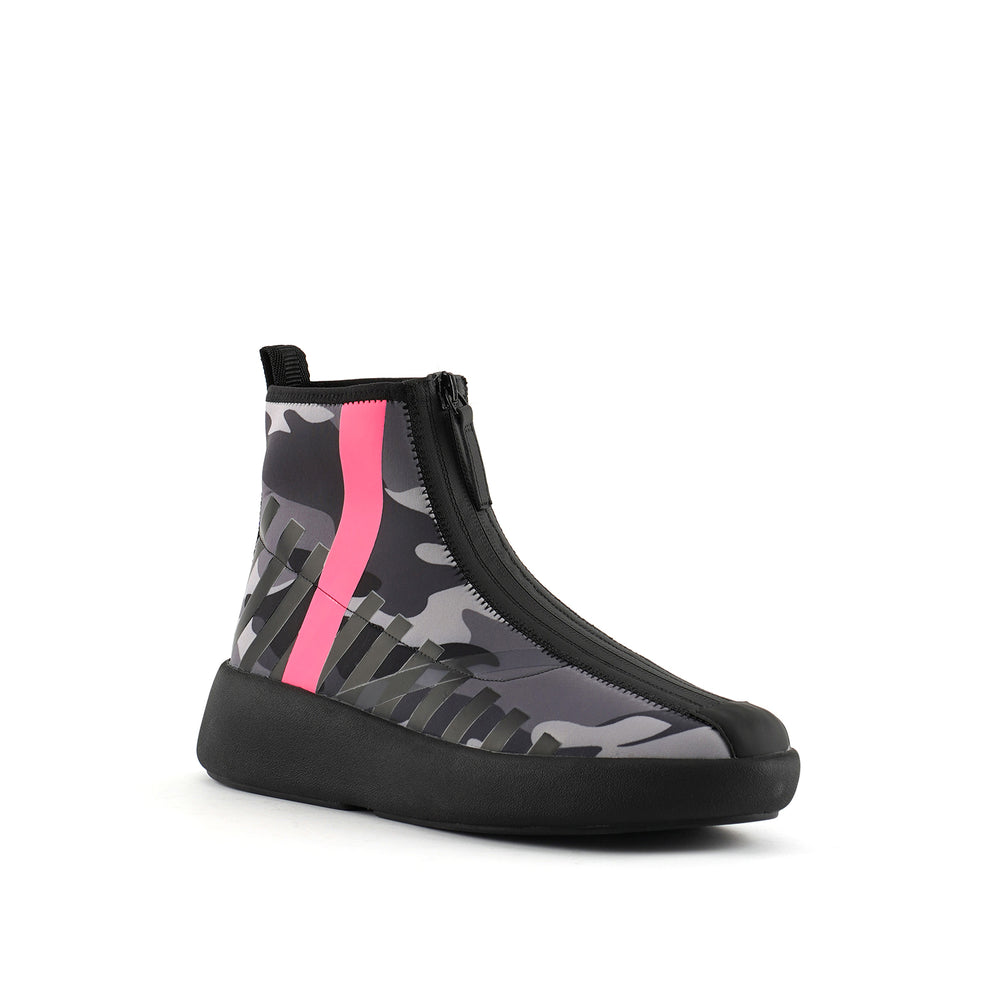 bo calli grey camouflage angle out view