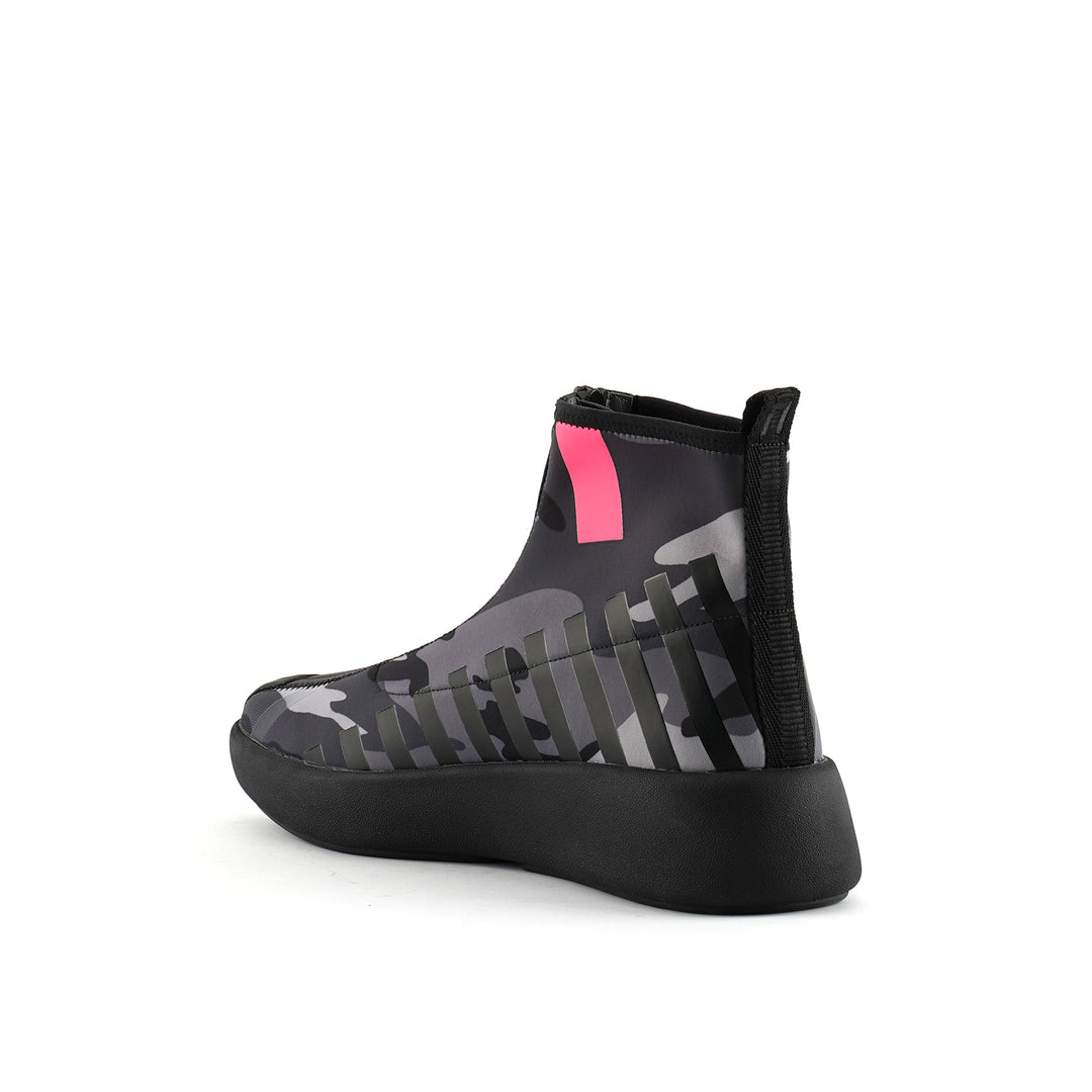 bo calli grey camouflage angle in view