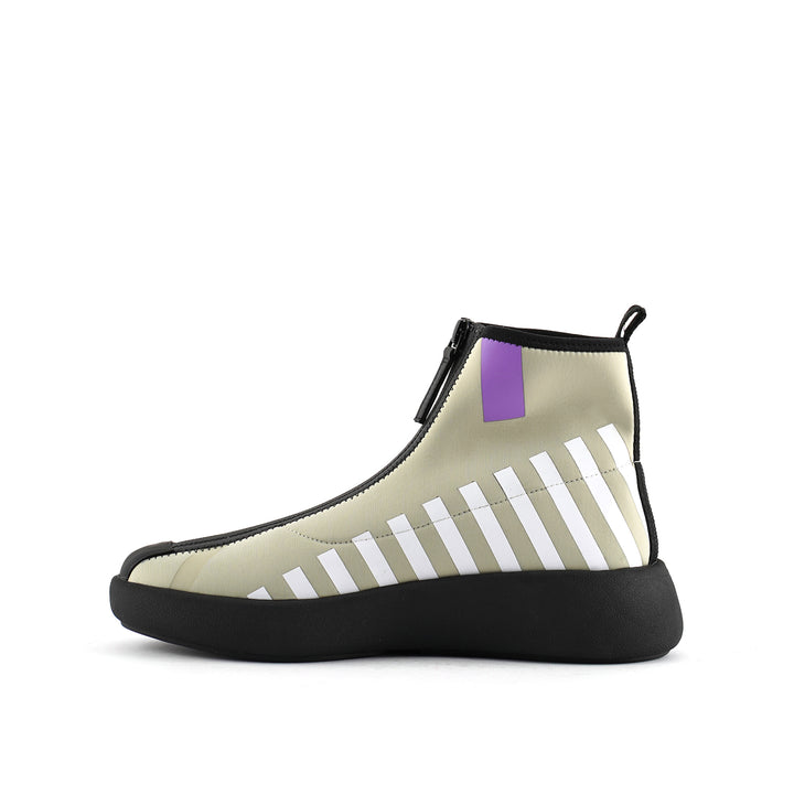 bo calli silver grey in view