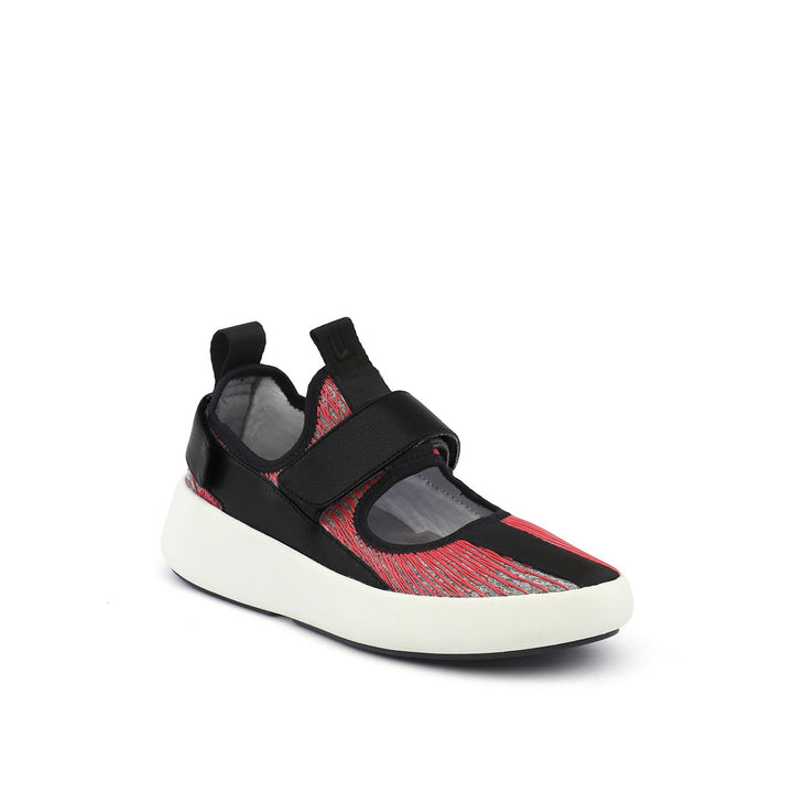 bo mj red + black angle out view