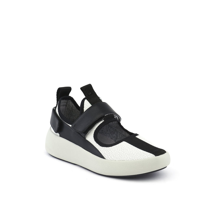 bo mj white + black angle out view