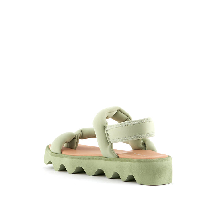 bounce sandal seagrass angle in view